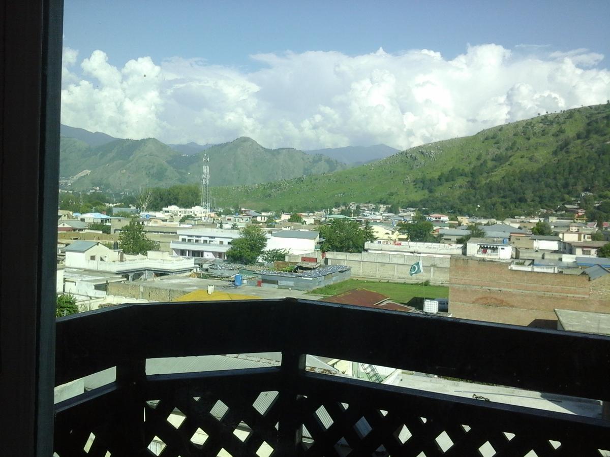 Stargaze Hotel&Apartment Abbottabad Esterno foto