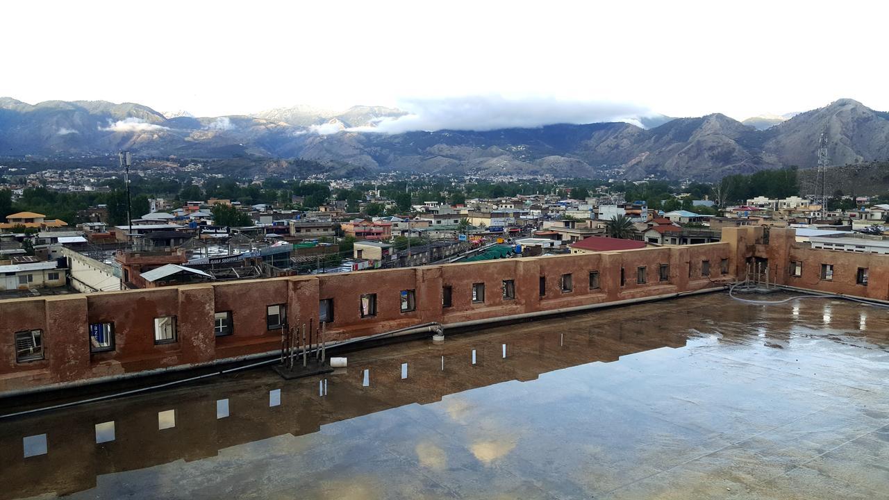 Stargaze Hotel&Apartment Abbottabad Esterno foto